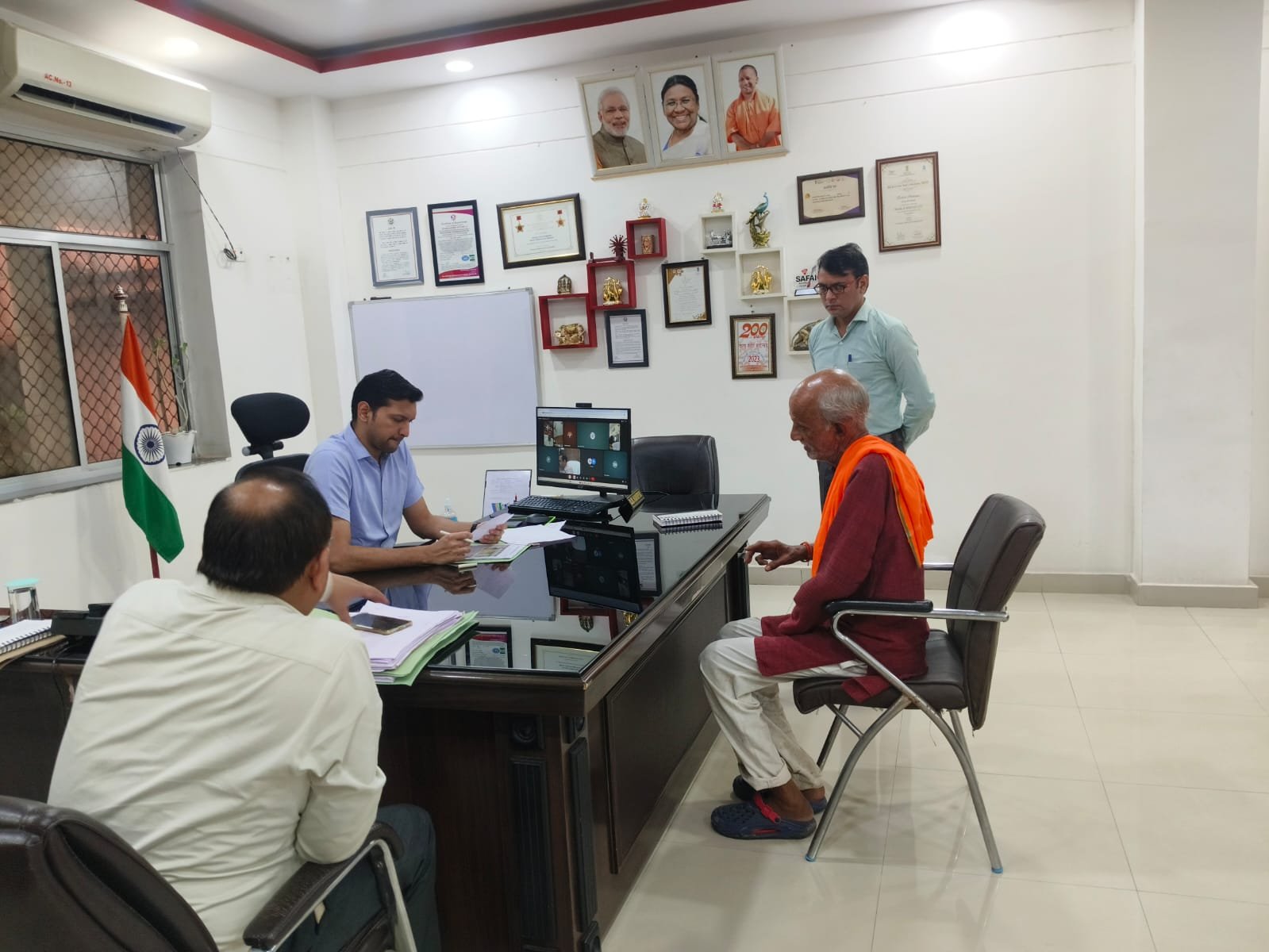 हमीरपुर :IGRS शिकायतों के निस्तारण में शिकायतकर्ता से संपर्क, मौके का सत्यापन एवं पारदर्शी फोटो अपलोड करना होगा अनिवार्य