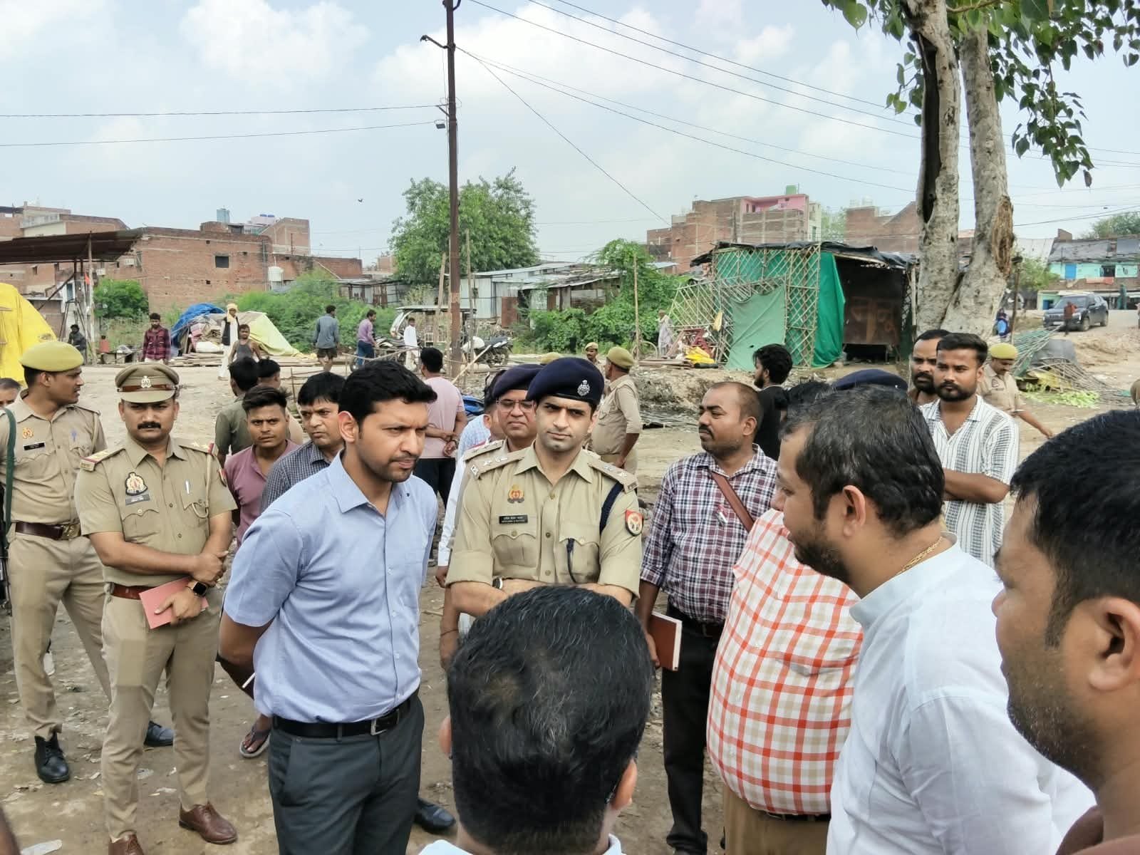हमीरपुर :तीजा मेला सुमेरपुर की तैयारियों का जिलाधिकारी एवं पुलिस अधीक्षक ने लिया जायजा