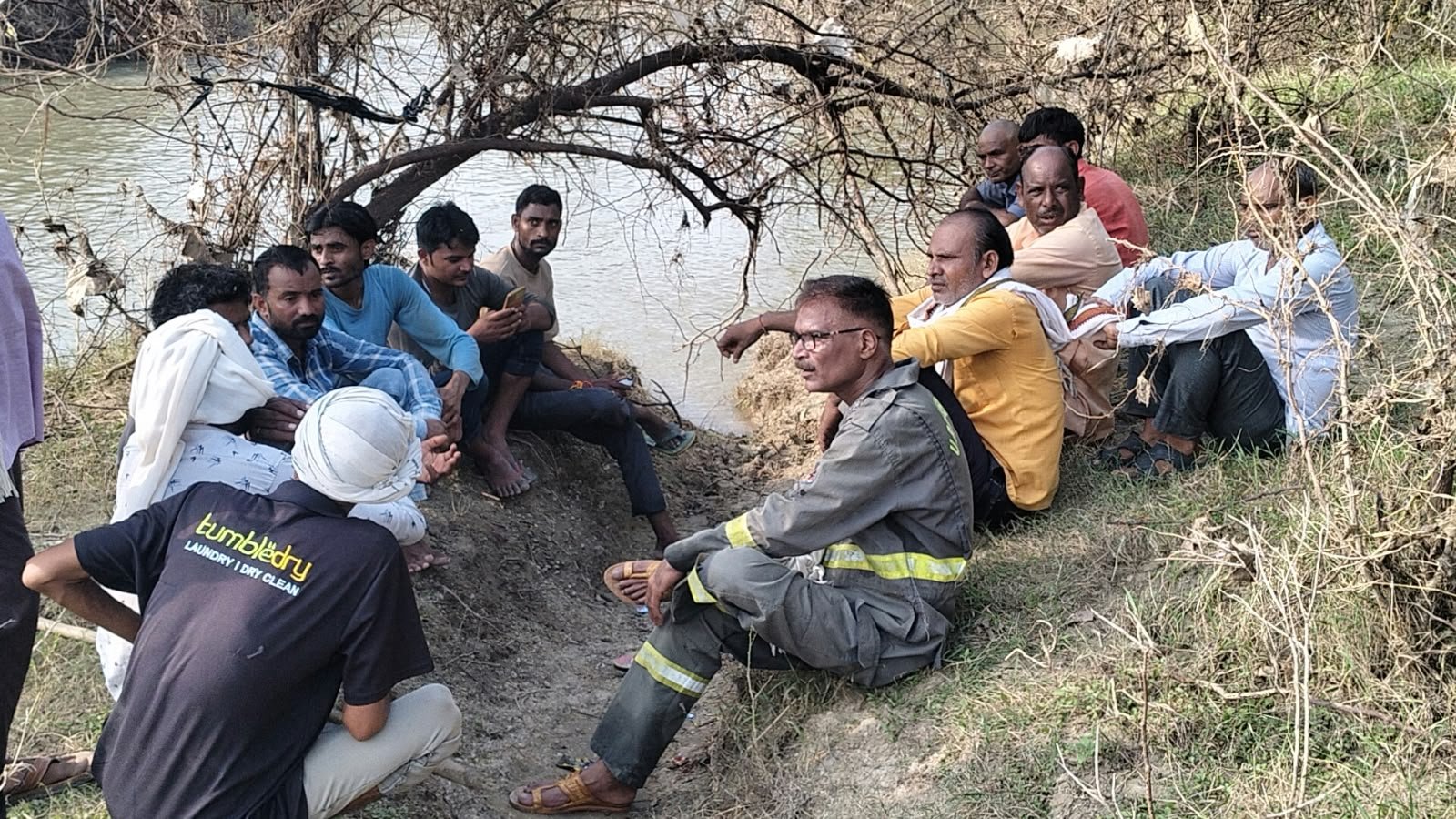 हमीरपुर :श्याम नाले में डूबे पिता का शव बरामद, परिजनों में मचा कोहराम
