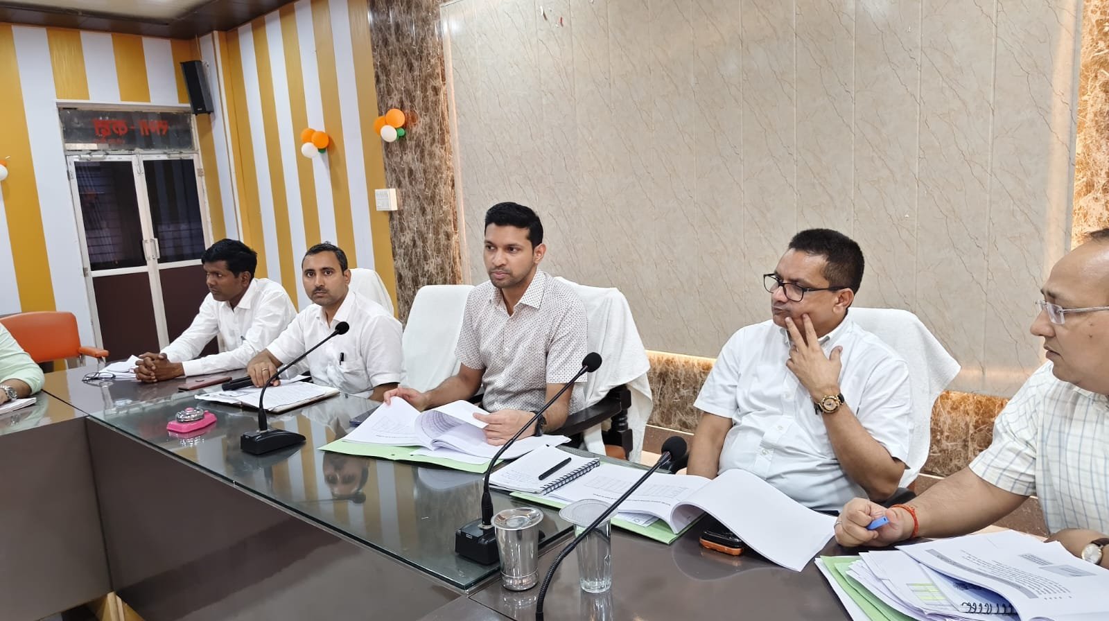 हमीरपुर :जनगणना-2027 के द्वितीय चरण की तैयारियों को लेकर जिला स्तरीय समन्वय समिति की बैठक एवं प्रशिक्षण संपन्न