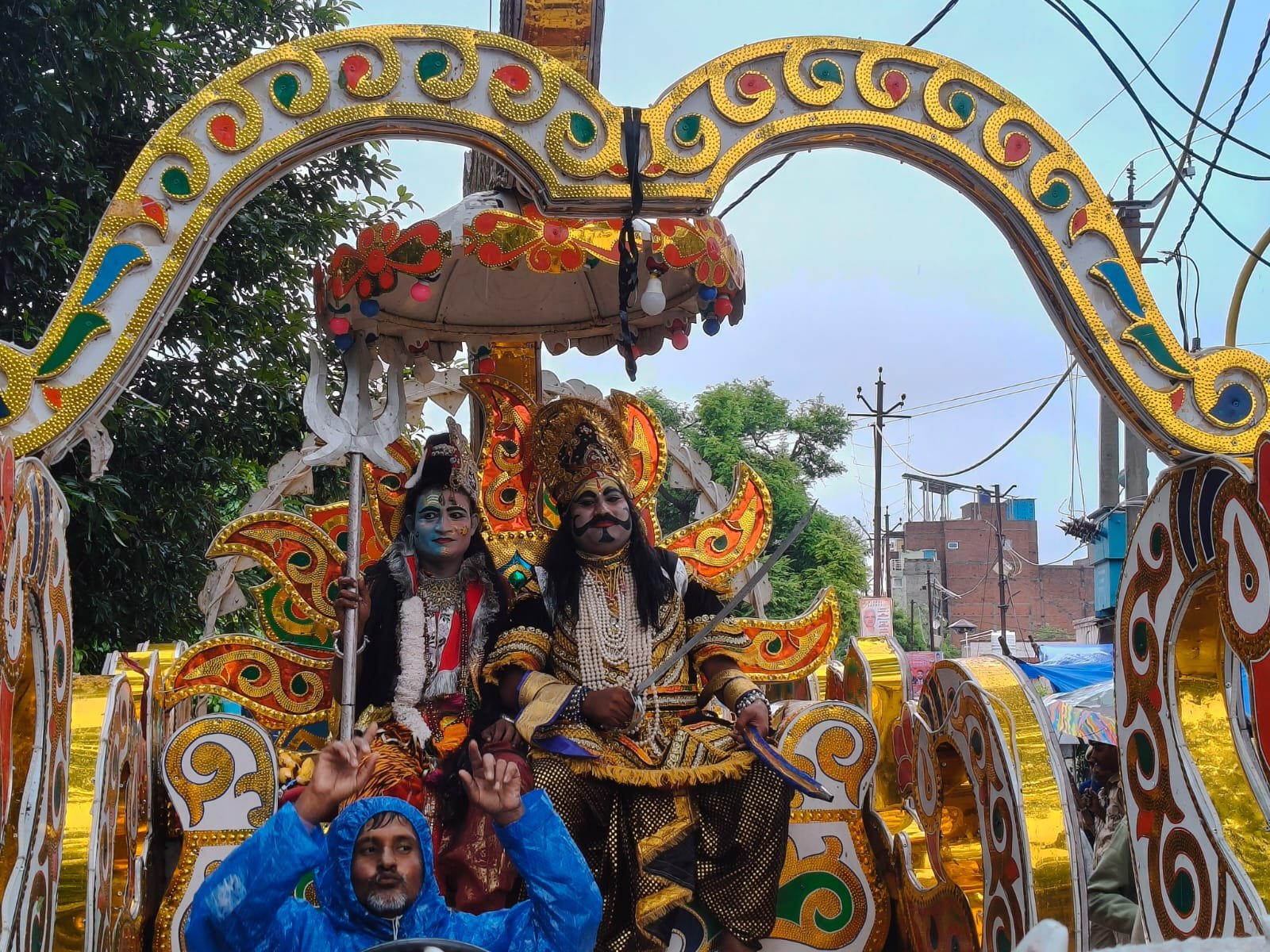 हमीरपुर :भारी बारिश पर हावी रहा उत्साह,झमाझम बारिश के बीच सम्पन्न हुआ कंशवध, सांस्कृतिक कार्यक्रम और जागरण आयोजित