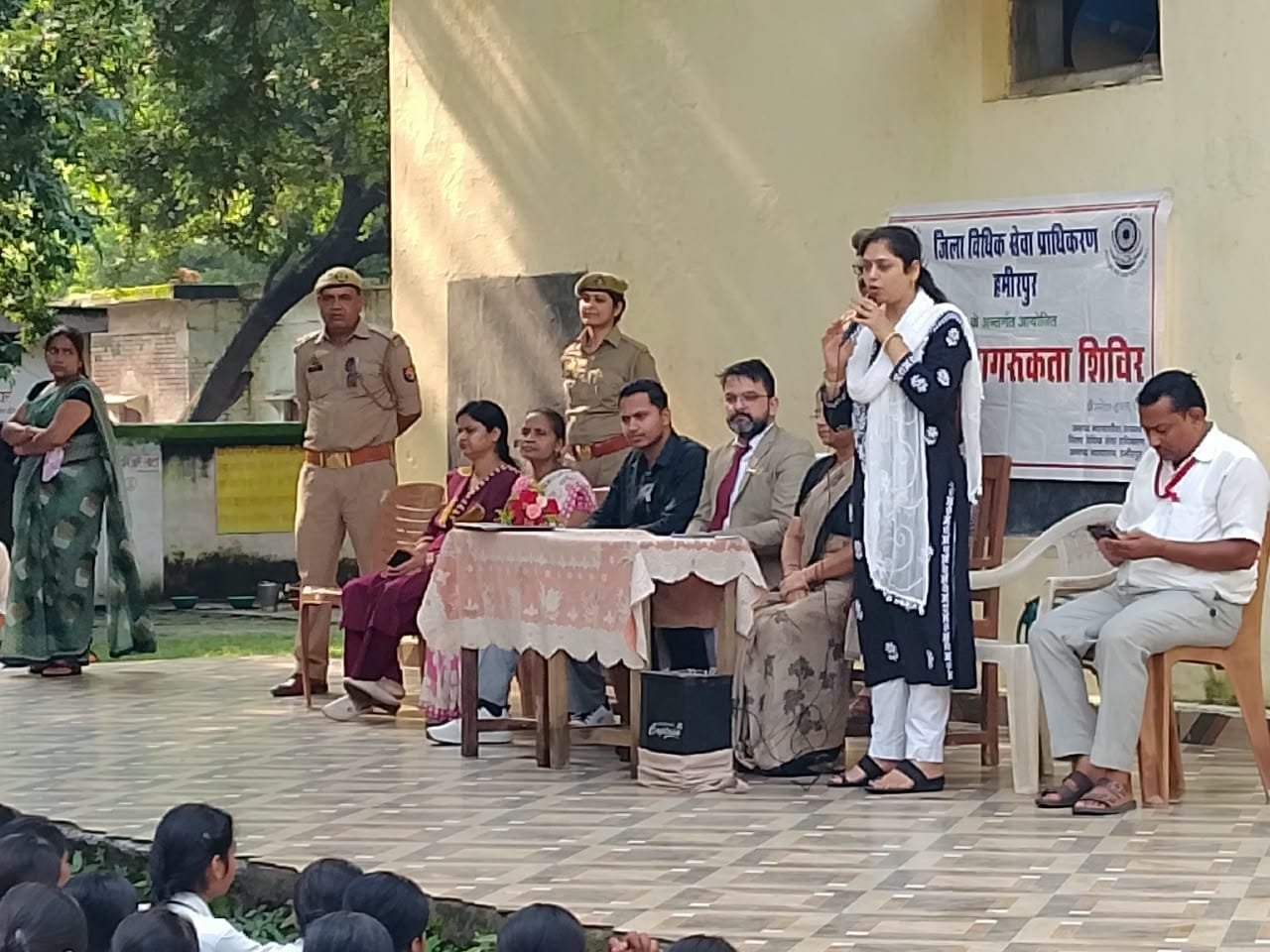 हमीरपुर :POCSO जागरूकता कार्यक्रम के तीसरे दिन राजकीय बालिका इंटर कॉलेज में छात्राओं को किया गया जागरूक