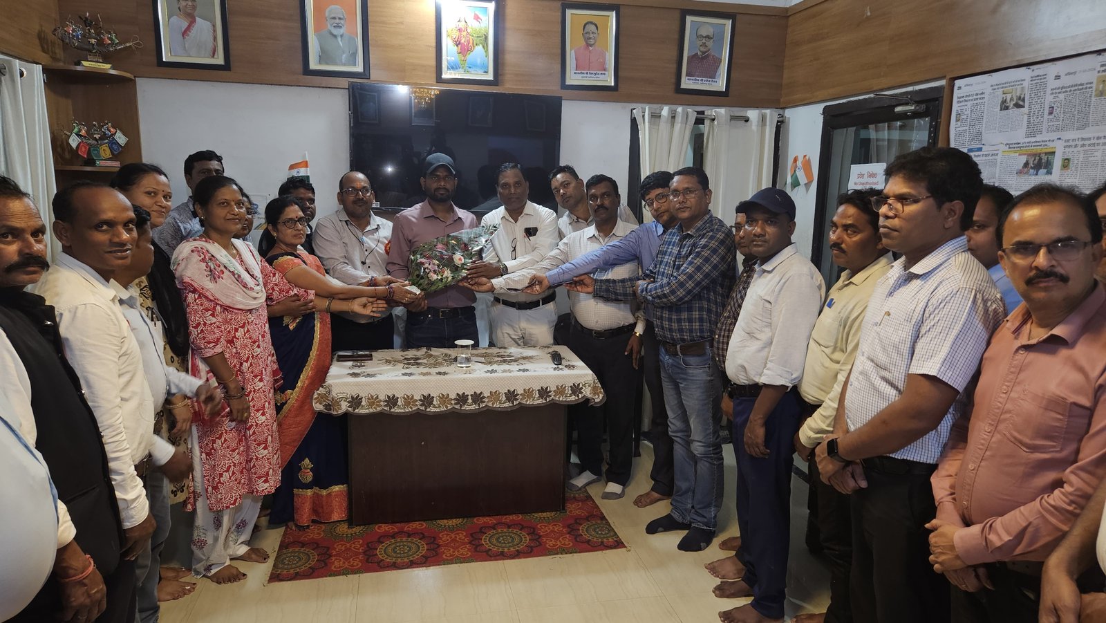 शिक्षक सदन की ऐतिहासिक घोषणा पर विधायक रामकुमार टोप्पो का शिक्षकों ने जताया अभार, विधायक बोले- शिक्षकों की पंसद का बनेगा शिक्षक सदन,,,