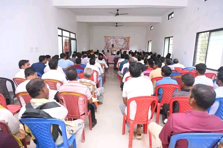 सीतापुर मंडल अध्यक्ष त्रिलोचन सदाव्रती की अध्यक्षता में सेवा संकल्प अभियान की मंडल कार्यशाला संपन्न
