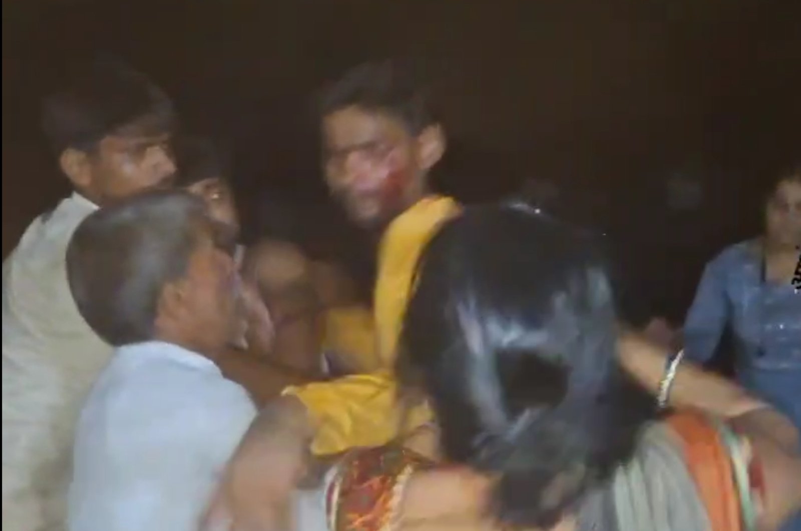 चुनार में फिर गरजी दबंगई! दो गुटों में खूनी भिड़ंत