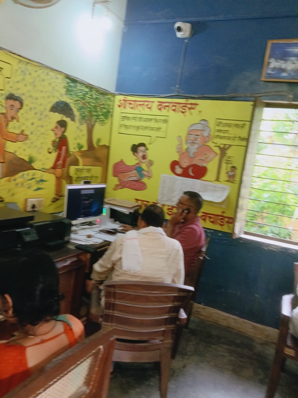 नारायनपुर ब्लॉक में सफाईकर्मी बने कंप्यूटर ऑपरेटर गांवों में गंदगी का अंबार, वेतन भी पूरा मिल रहा