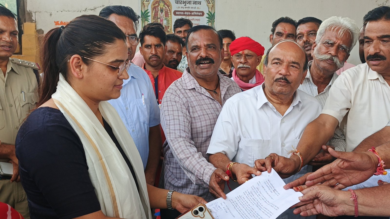 हिंदू संत को गोली मारने की धमकी के विरोध में हिंदू समाज ने SDM को ज्ञापन सौंपा