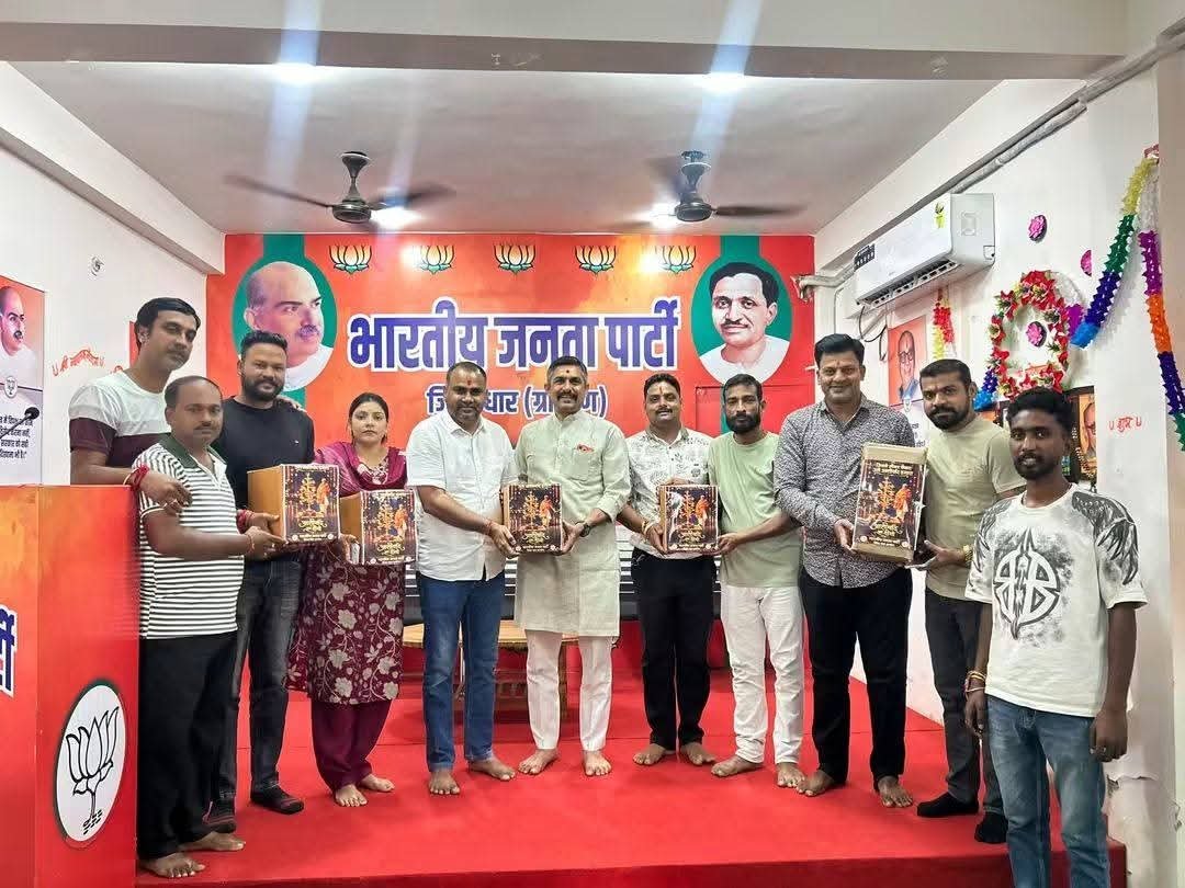 सेवा, समर्पण और संकल्प का संदेश लेकर बांटे ‘आशीर्वाद के दीप’