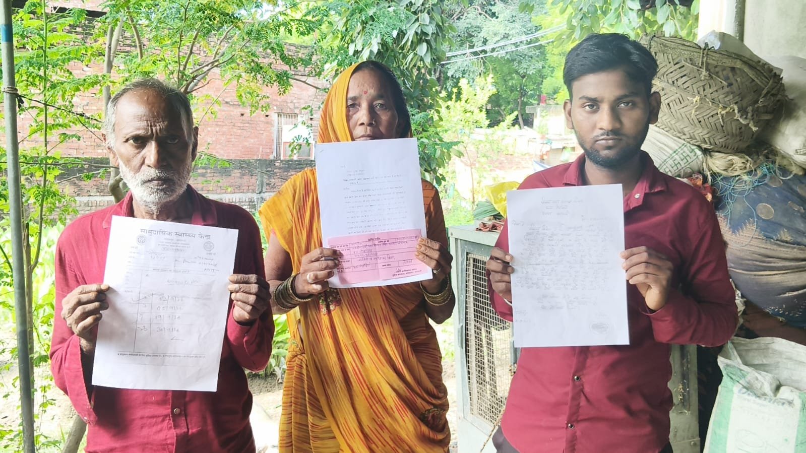 सरकारी खड़ंजा उखाड़ने का विरोध करने पर दबंगों ने महिला का गला दबाया पुलिस कमिश्नर से न्याय की गुहार*