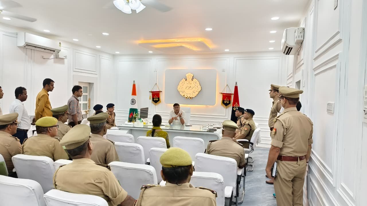 ADG नवीन अरोरा ने जौनपुर में की जनसुनवाई, पुलिस कार्यालय का निरीक्षण कर दिए कड़े निर्देश
