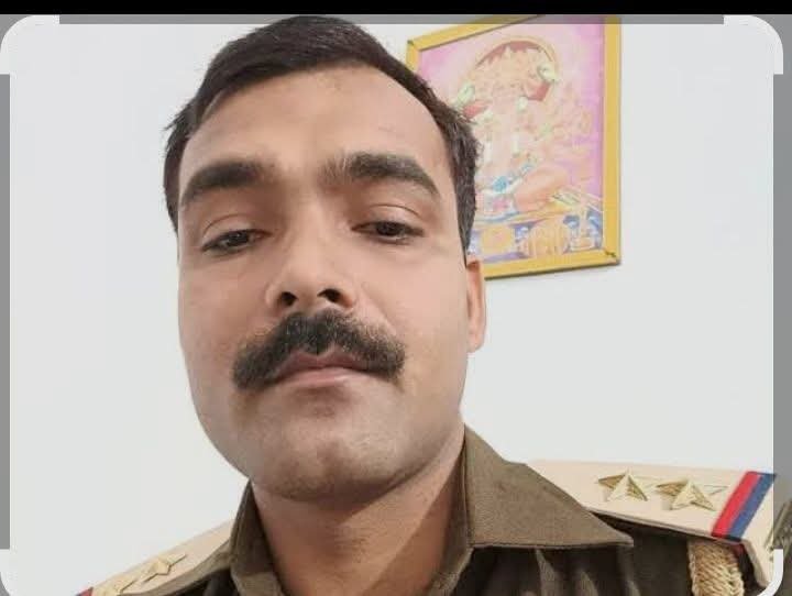 अवैध हिरासत और रंगदारी मामला: सुरेरी के निलंबित SHO दिव्य प्रकाश सिंह और साथी पर 25-25 हजार का इनाम घोषित