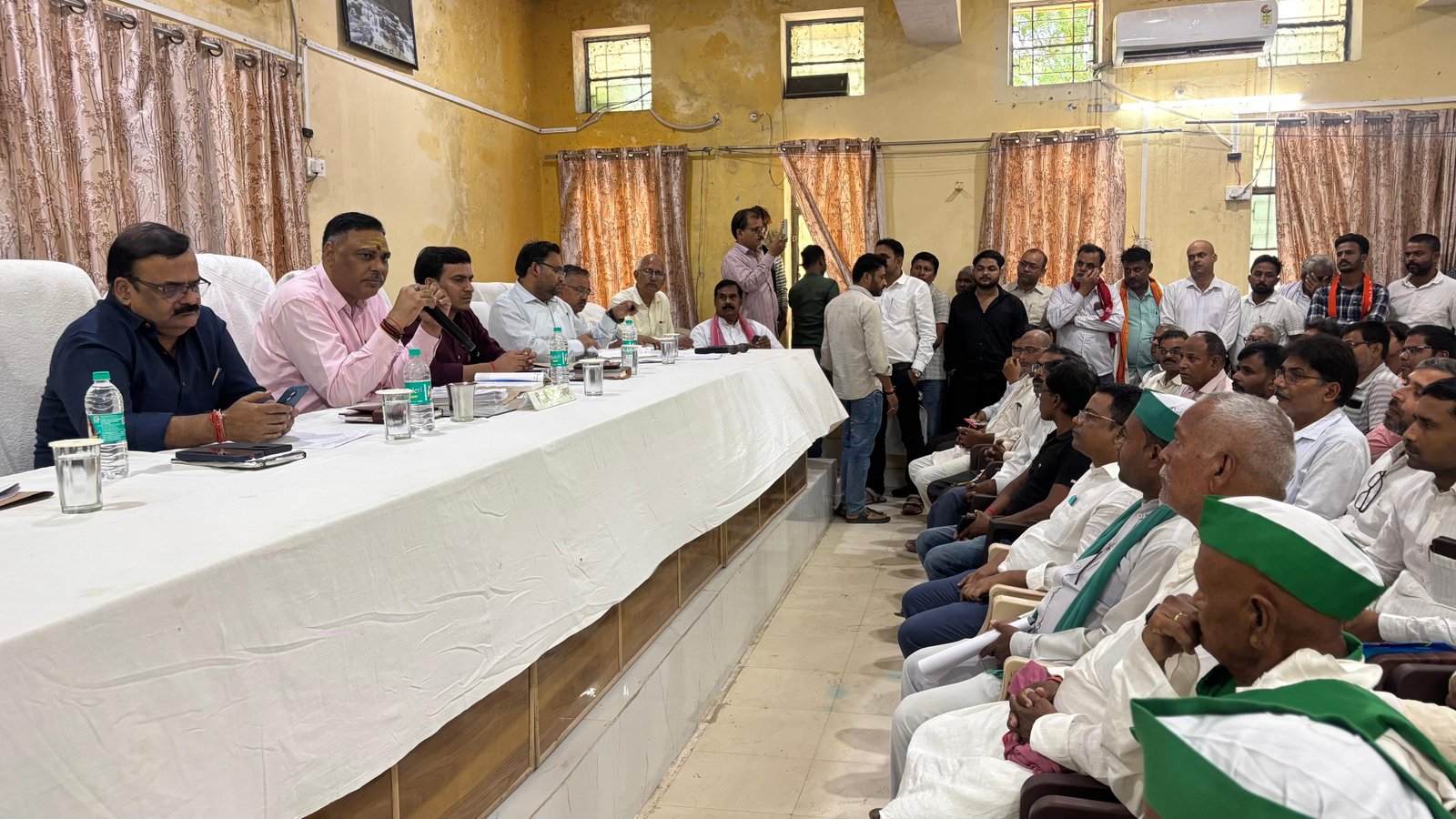 जिलाधिकारी की अध्यक्षता में विंध्य पूर्वांचल स्पर एक्सप्रेस वे निर्माण हेतु क्रय कमेटी की बैठक सम्पन्न
