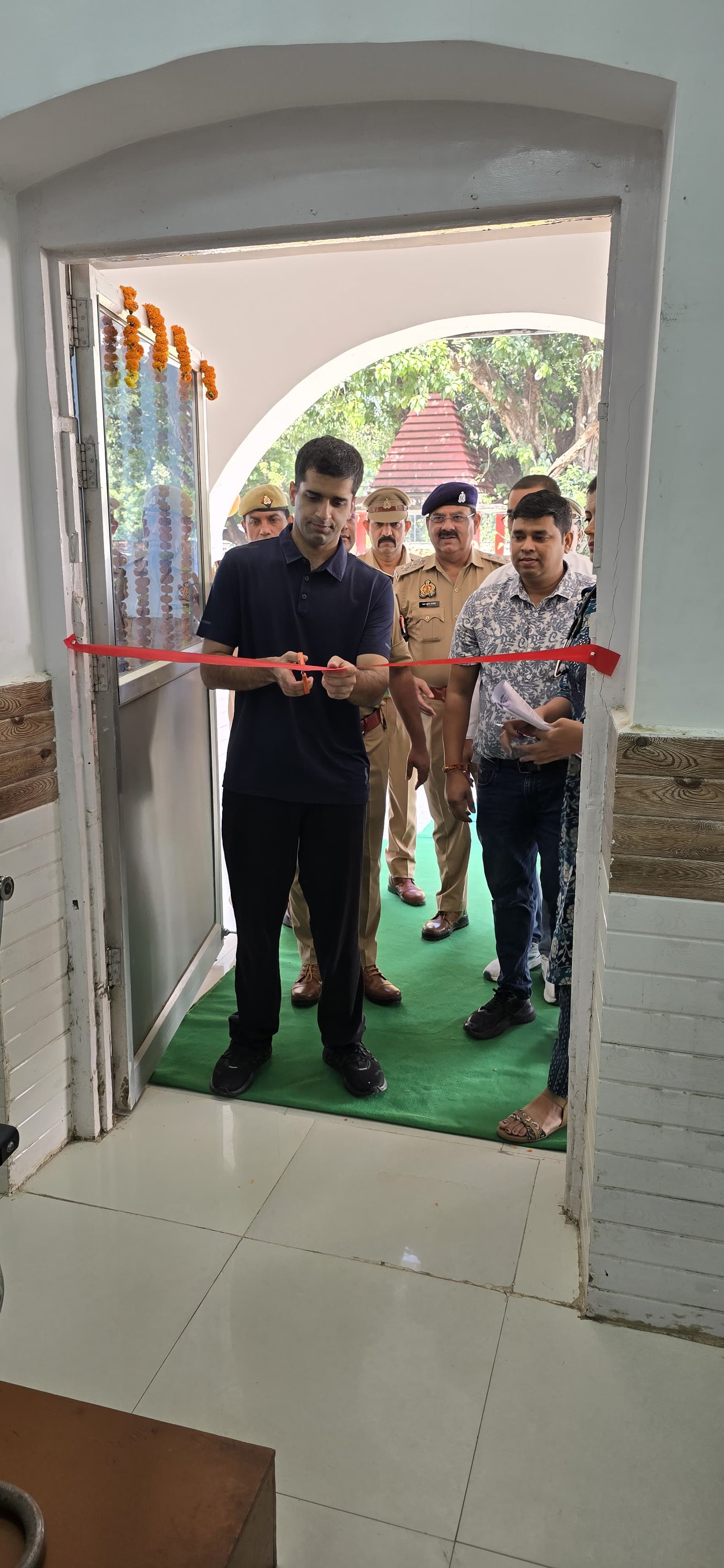 हमीरपुर :गांधी-शास्त्री जयंती पर पुलिस लाइन्स में लगा रक्तदान शिविर