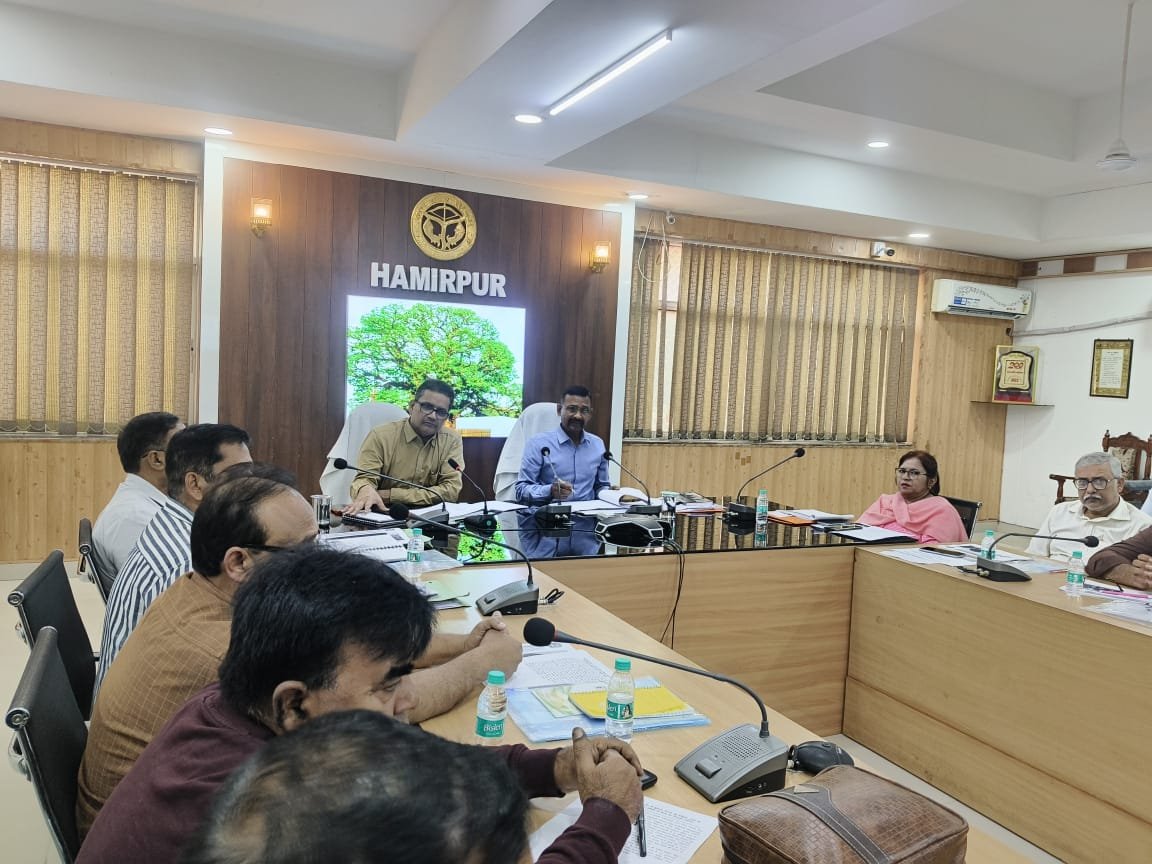 हमीरपुर :जिलाधिकारी की अध्यक्षता में जिला पोषण समिति की बैठक सम्पन्न, कुपोषित बच्चों को पोषण पुनर्वास केंद्र में भर्ती कराने के निर्देश