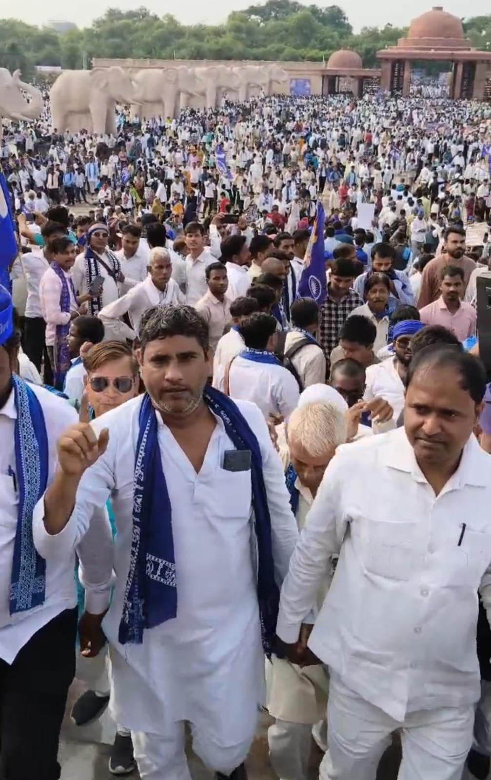 हमीरपुर :कांशीराम की पुण्यतिथि पर बसपा ने दिखाई ताकत, रजा मोहम्मद ने पेश की दावेदारी