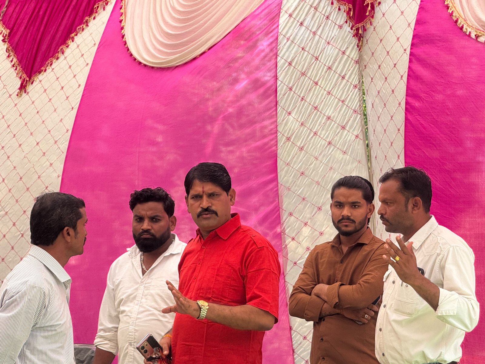 योजना भाजपा सरकार की, इंतजार कांग्रेस विधायक का! विद्यार्थियों को घंटों धूप में बैठाने पर उठे सवाल