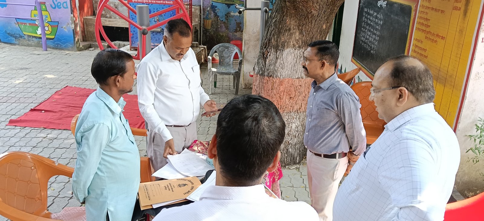 हमीरपुर :मतदाता पंजीकरण अभियान में लापरवाही पर डीएम सख्त, तहसीलदार सदर का वेतन रोकने और एसडीएम से स्पष्टीकरण तलब करने के निर्देश