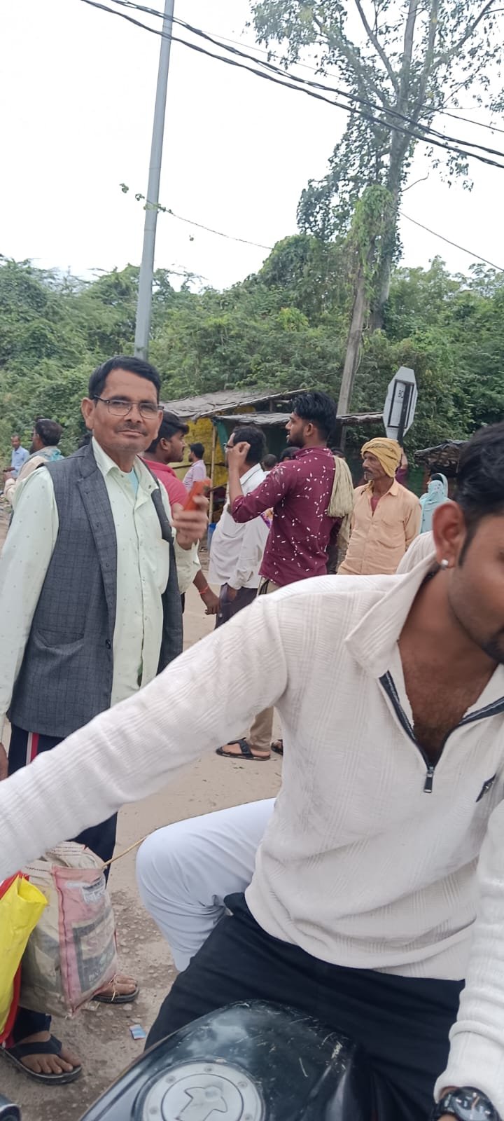 हमीरपुर :मौदहा में ARTO की कार्रवाई से वाहन चालकों में मचा हड़कंप, भागते ऑटो का एक किलोमीटर तक किया पीछा