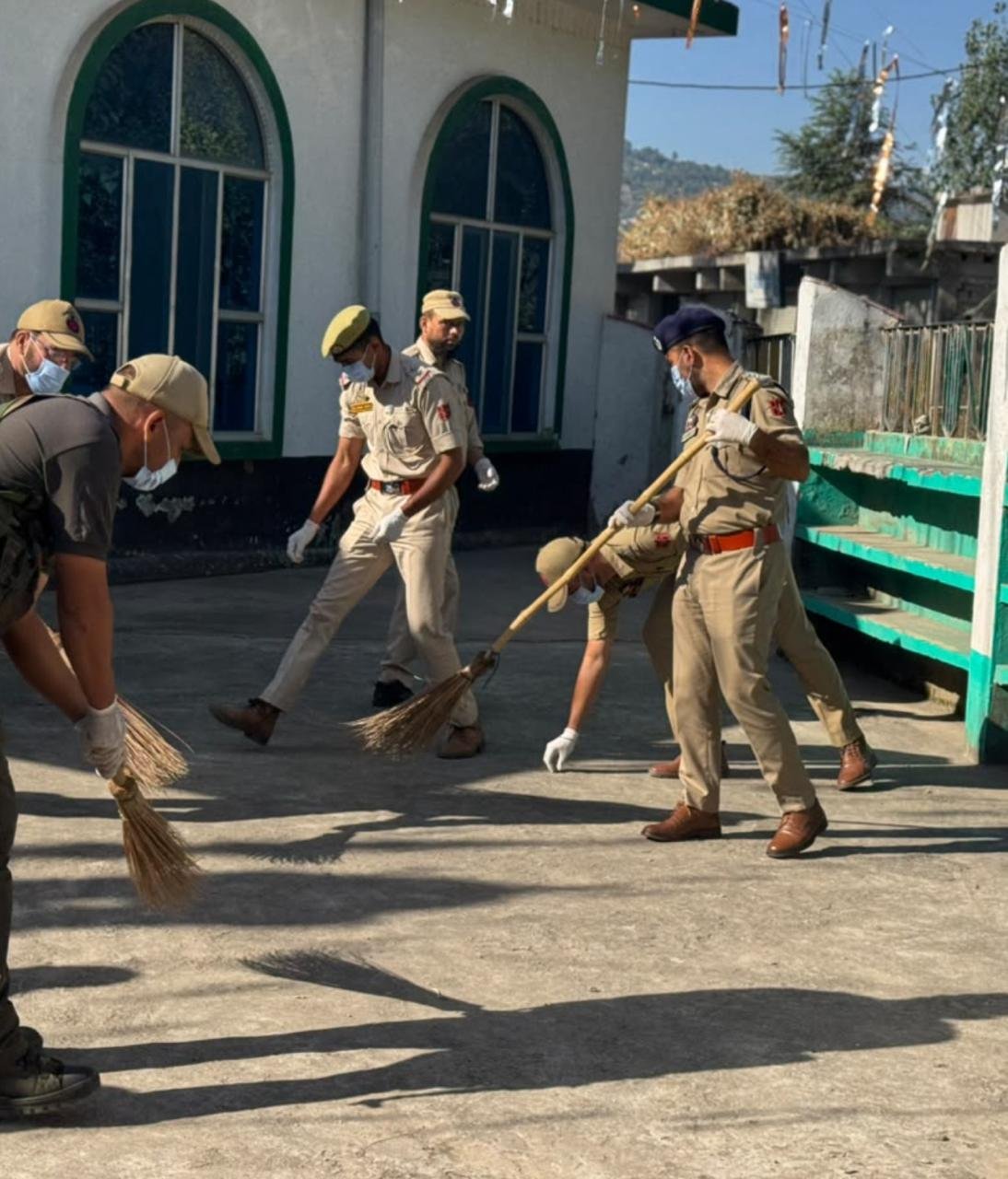 राजेश कुमार पुंछ पुलिस ने सरदार वल्लभभाई पटेल की जयंती के उपलक्ष्य में विरासत स्थल की सफाई और साहित्यिक गतिविधियों का आयोजन किया मेंढर, 03 अक्टूबर, 2026 सरदार वल्लभभाई पटेल की जयंत