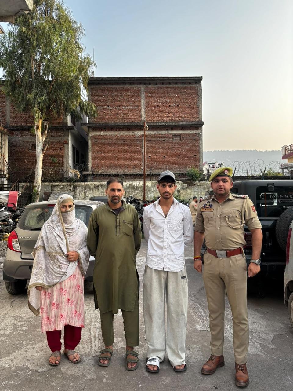 राजेश कुमार पूंछ पुंछ पुलिस ने बठिंडी, जम्मू से एफआईआर नंबर 186/2026 धारा 137(2) बीएनएसएस के तहत एक नाबालिग बच्चे को सफलतापूर्वक ढूंढा और बरामद किया पुंछ, 10 अक्टूबर 2026: एक त्व