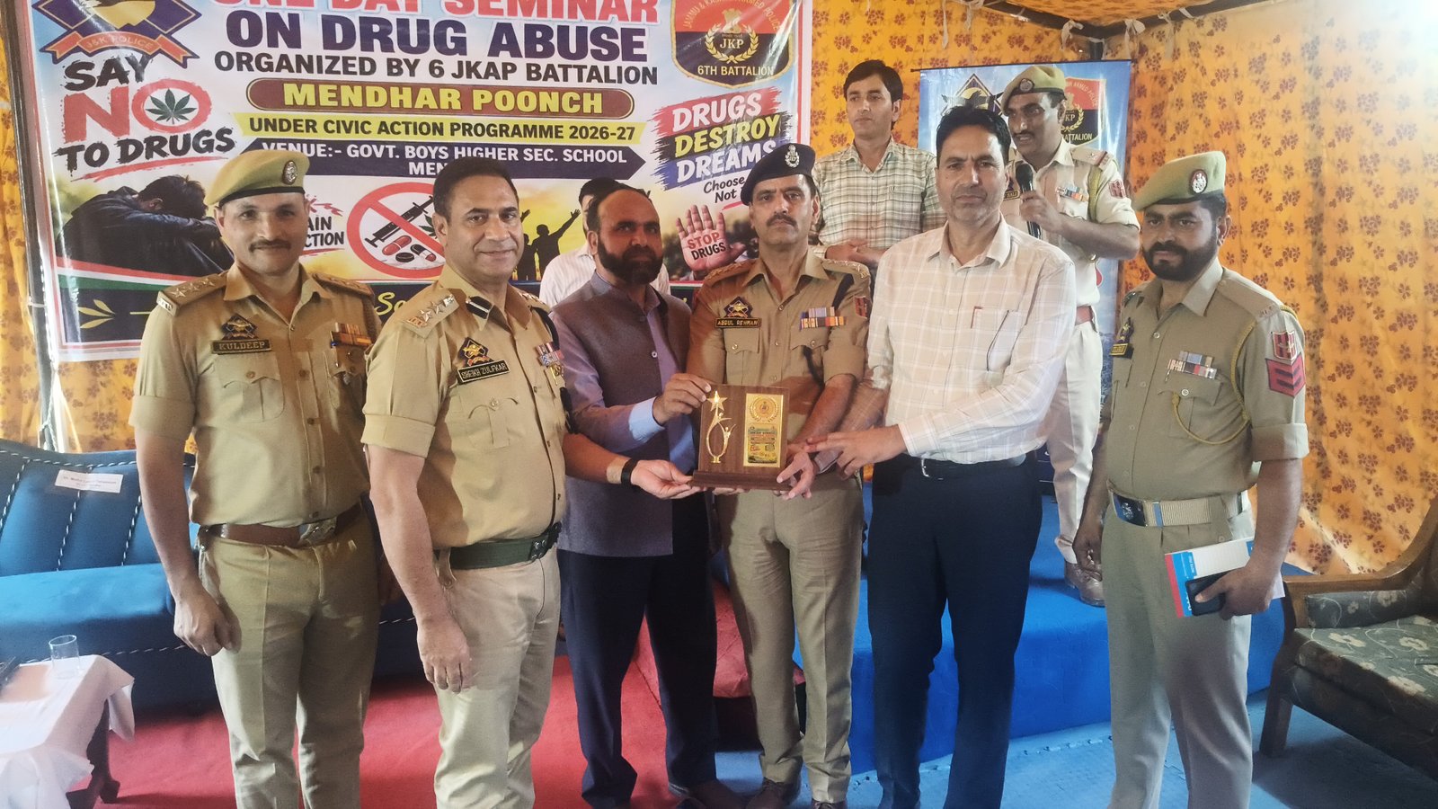 राजेश कुमार लोकेशन मेंढर/ पूंछ 6वीं JКAP बटालियन द्वारा मेंढर में नशा मुक्ति पर एक दिवसीय सेमिनार आयोजित मेंढर, जिला पुंछ: युवाओं को नशे के दुष्प्रभावों के प्रति जागरूक करने और
