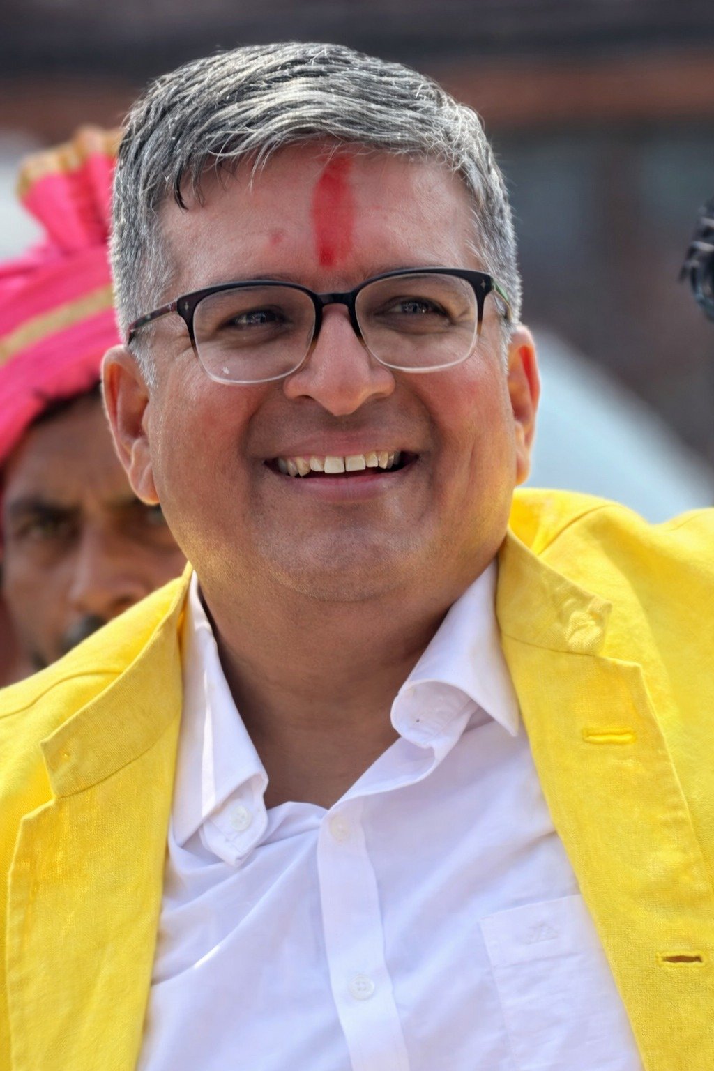 ਕਰਵਾ ਚੌਥ ’ਤੇ ਨਿਸ਼ਕਾਮ ਸੇਵਾ ਦੀ ਮਿਸਾਲ ਬਣੇ ਸੰਜੀਵ ਮੱਲਣ, ਲੋੜਵੰਦ ਸੁਹਾਗਣਾਂ ਦੇ ਚਿਹਰਿਆਂ ’ਤੇ ਮੁਸਕਾਨ ਲਿਆਉਣ ਦਾ ਉਪਰਾਲਾ ਅੱਜ ਵੀ ਯਾਦ ਬਟਾਲਾ (ਸੁਭਾਸ਼ ਸਹਿਗਲ) — ਤਿਉਹਾਰਾਂ ਦੀ ਅਸਲ ਖ਼ੁਸ਼ੀ ਉਦੋਂ ਹੋਰ ਵੀ ਵਧ ਜਾ