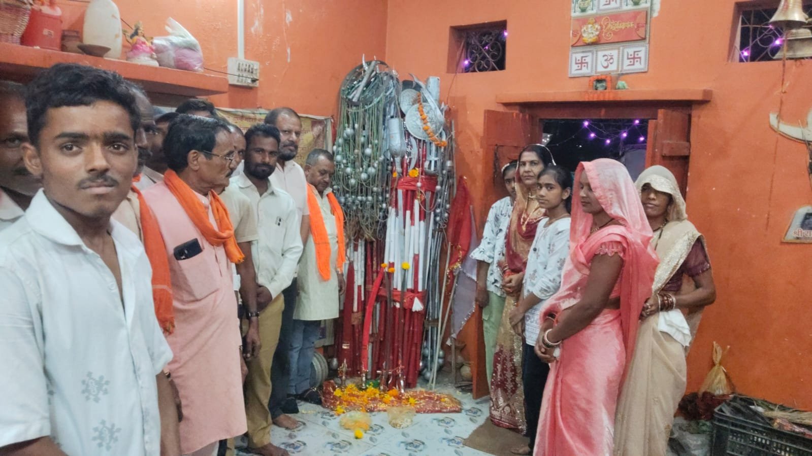 विश्व हिन्दू परिषद बजरंग दल द्वारा जिला बैरासिया में शस्त्र पूजन के कार्य क्रम सम्पन्न कार