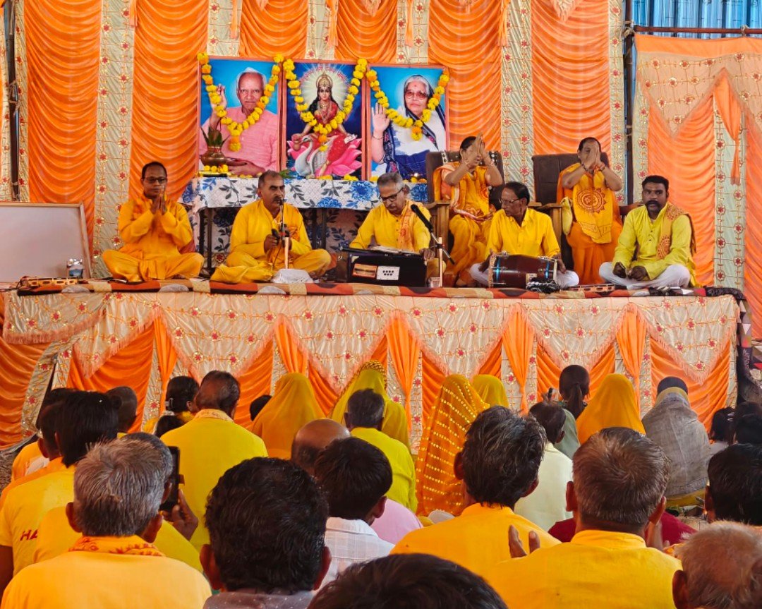 मातृ नवमी पर गायत्री परिवार ने किया पितृ तर्पण व पंचकुंडी महायज्ञ