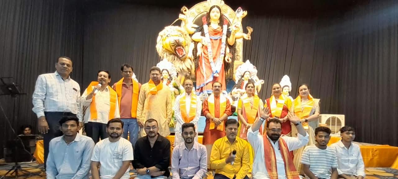 माता की आराधना में देर रात तक गरबा, भजनों की बही गंगा