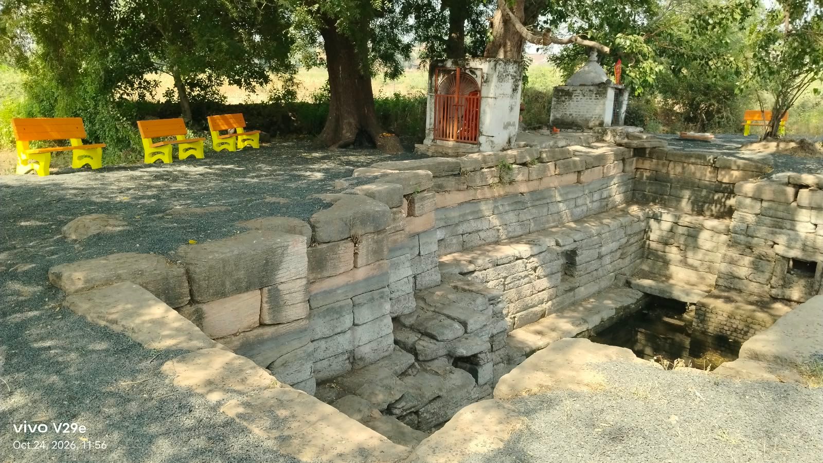 स्व. नरेशचंद्रजी मालवीया की स्मृति में 7 कुर्सियां भेंट, जनसहयोग से ऐतिहासिक धरोहर को सहेजने की पहल