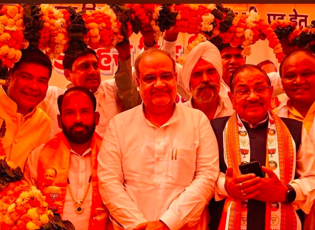 बरेली मिशन कंपाउंड में शक्ति प्रदर्शन के साथ हुआ नामांकन, 9 जिलों से उमड़ा जनसैलाब