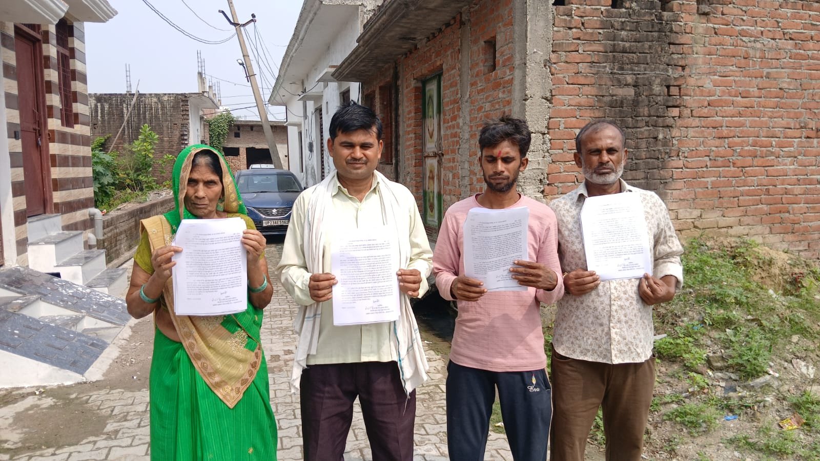 बरेली आंवला में लेखपाल ने पहले सही अंश निर्धारण किया, फिर बदला, पीड़ितों ने राजस्व परिषद लखनऊ को शिकायत भेजी, रिश्वत का आरोप।