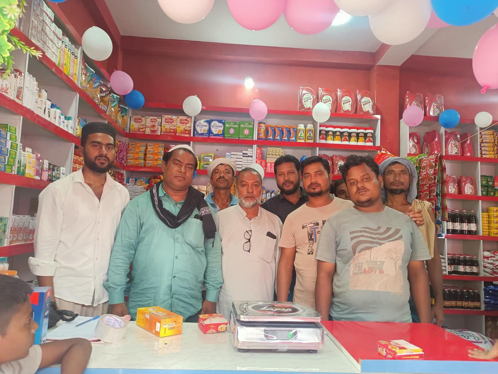 बांसकोटा गोविंदपुर हाजी हसीरूद्दीन मार्केट में खुला साजिद जनरल स्टोर, रोजमर्रा की जरूरतें अब एक ही छत के नीचे दुआओं के साथ हुआ शुभारंभ, साजिद आलम ने बेहतर सेवा का दिलाया भरोसा