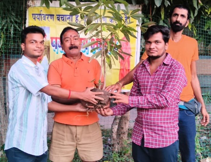 पितृपक्ष मे पौधारोपण