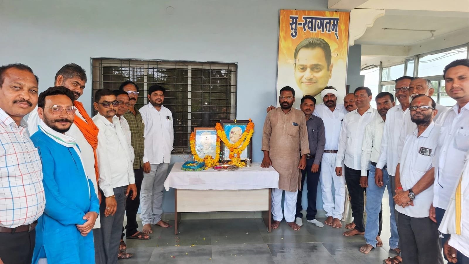 पांढुरना जिला कांग्रेस कार्यालय में मनाई गई गांधीजी और शास्त्री जी की जयंती