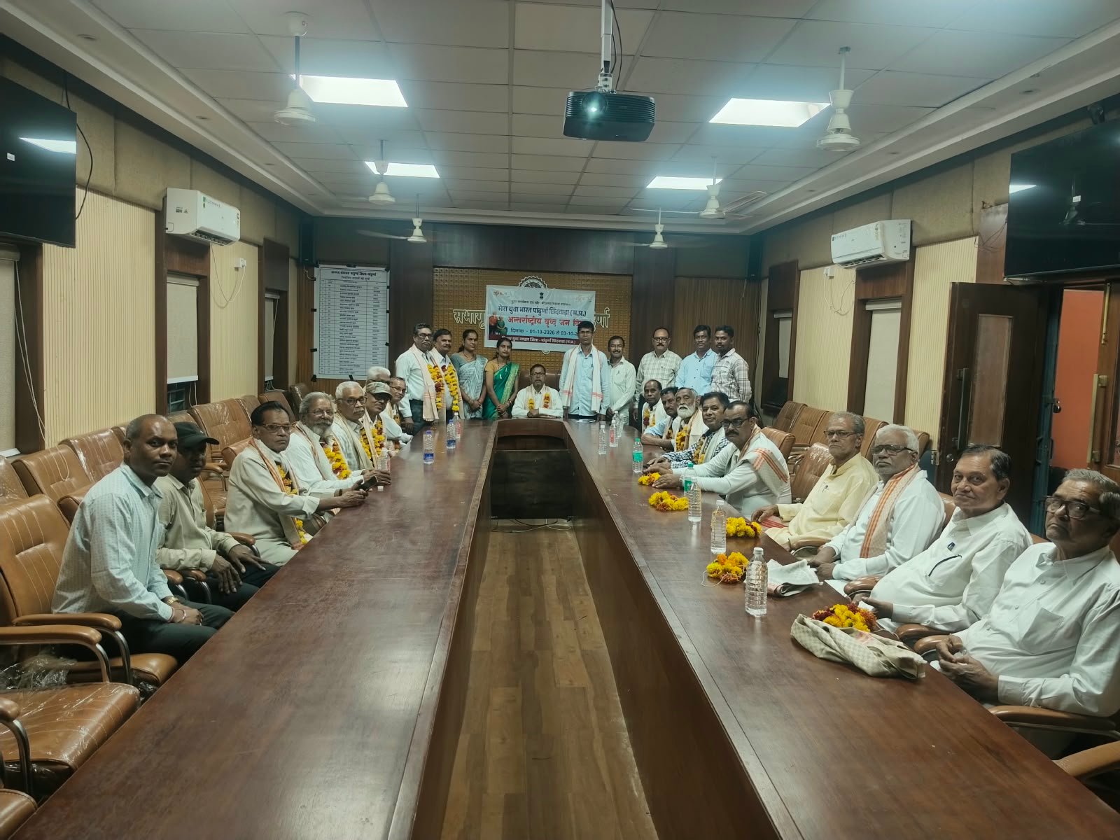 पांढुर्ना में वृद्धजन दिवस पर वरिष्ठ नागरिकों का सम्मान, अनुभवों को बताया प्रेरणास्रोत