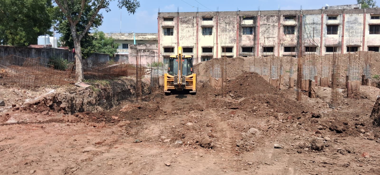 राजा भोज कॉम्प्लेक्स की नींव में गुणवत्ताहीन मलबा भरने का आरोप, जांच की मांग