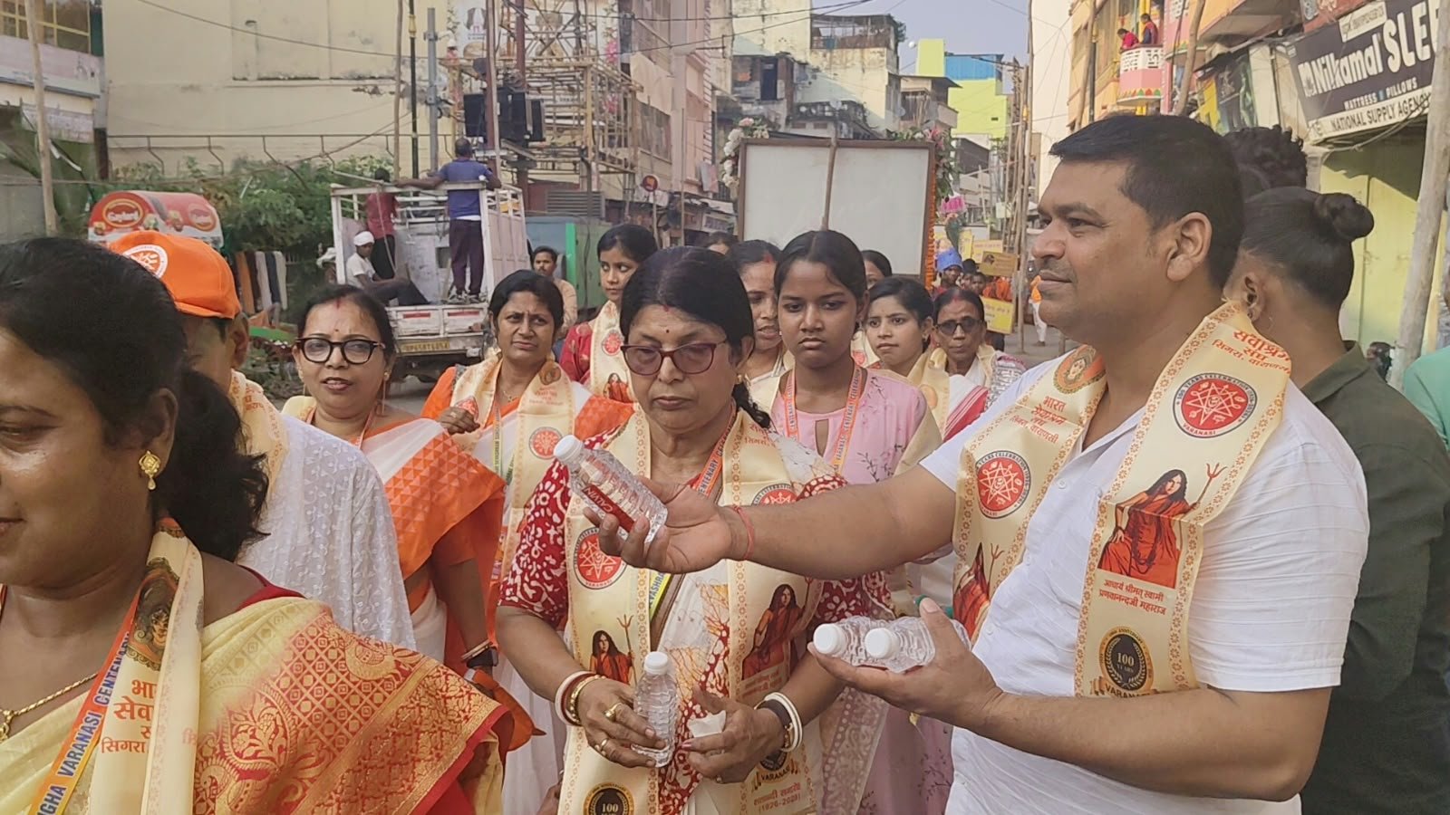 भारत सेवाश्रम संघ के शताब्दी वर्ष पर जंगमबाड़ी व्यापार मंडल ने पेश की सेवा की मिसाल।