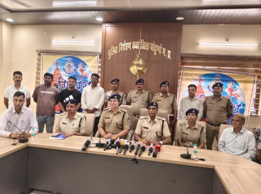 विनय ज्वेलर्स में 45 लाख की लूट का 8 दिन में खुलासा, 6 आरोपी गिरफ्तार, गहने और नगदी बरामद