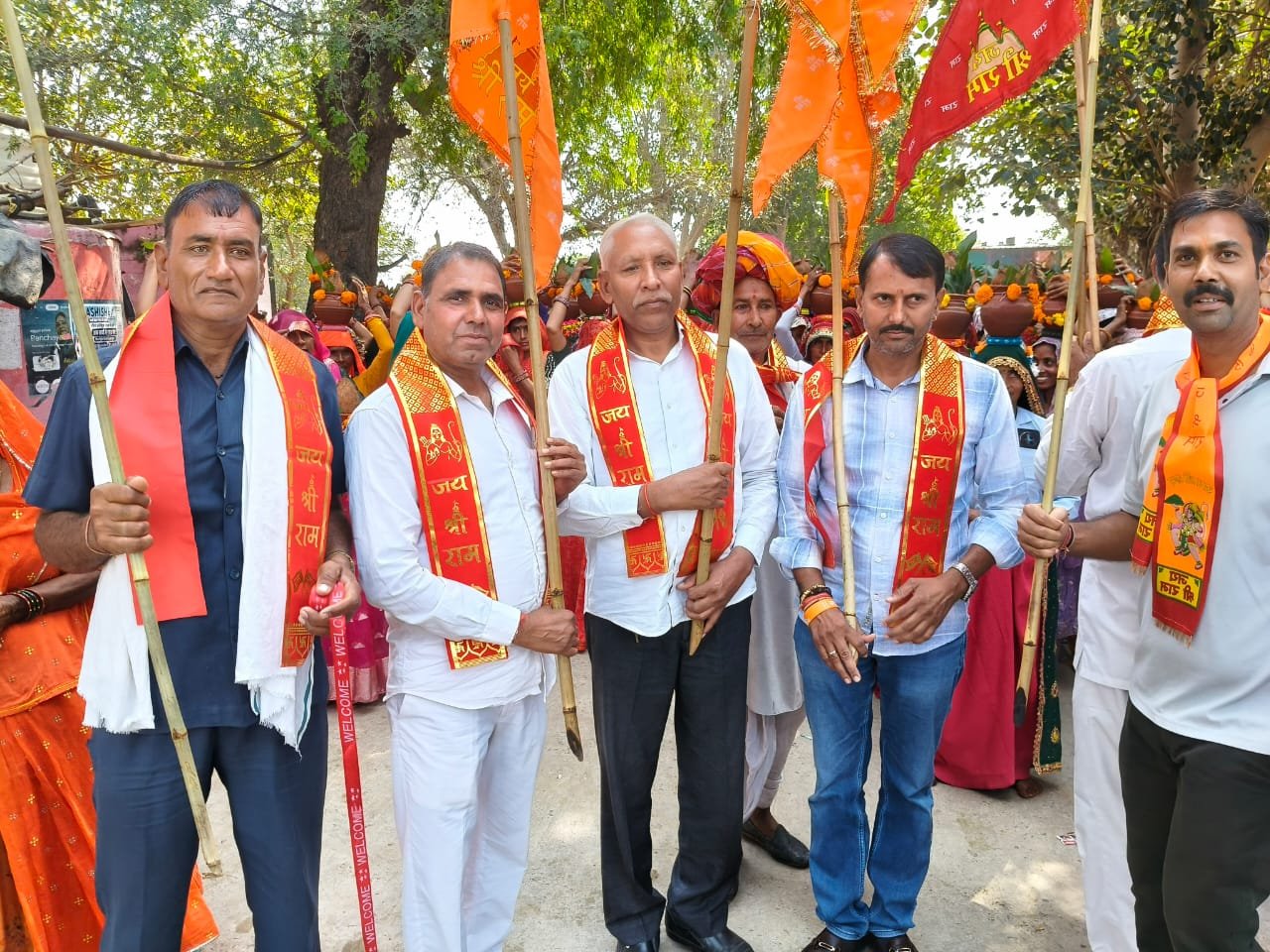 स्वास्तिया स्थित हनुमान मंदिर में भागवत कथा का शुभारंभ, नगर परिक्रमा निकाली