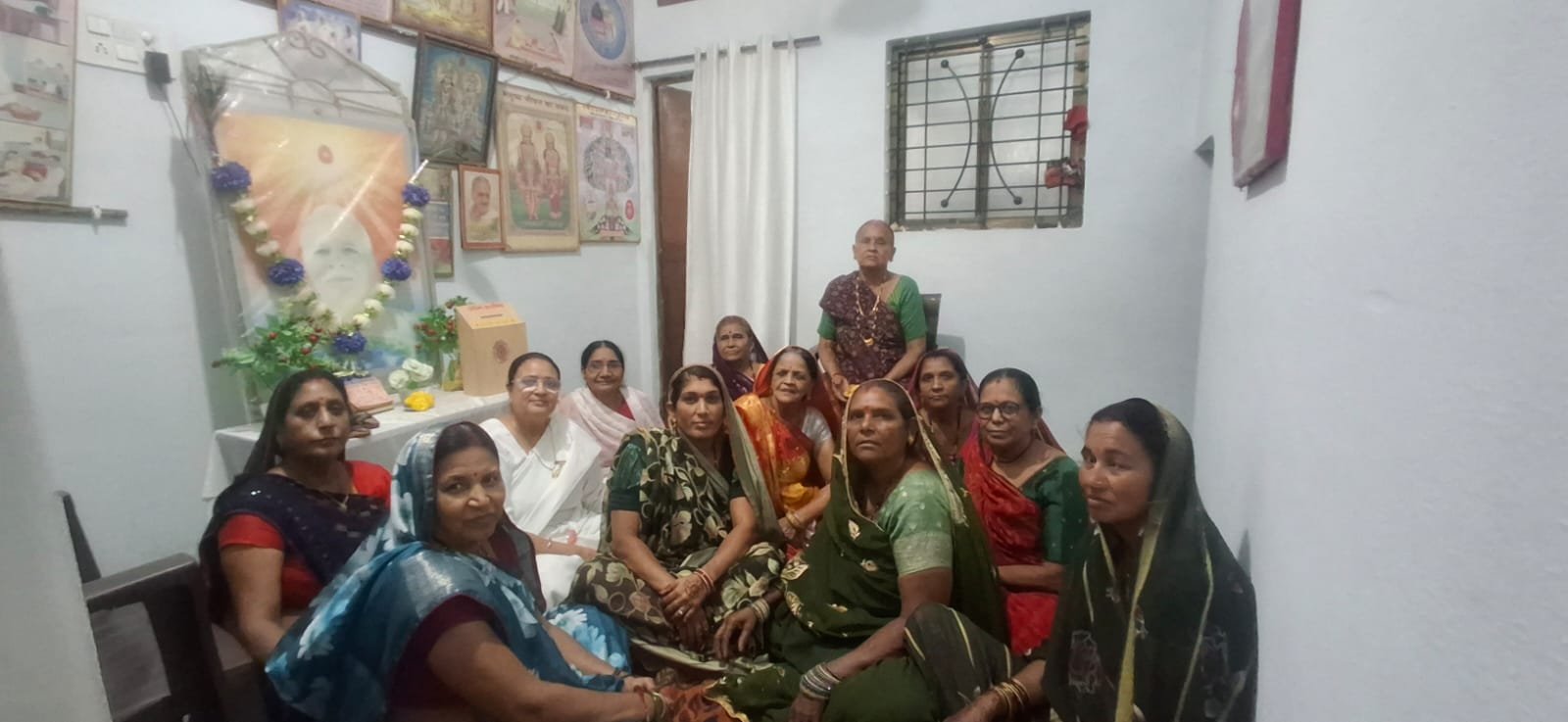 पाटी में दिवाली पर्व पर मातृशक्ति को दी गईअग्रिम शुभकामनाएं मुरली मंथन और कर्मों के गुहारहस्य पर,चिंतन।