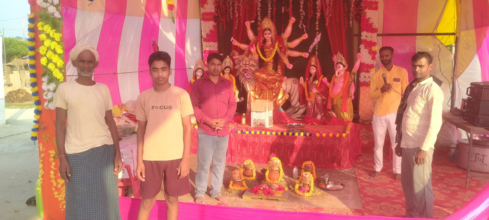 श्री पुजा समिति गांव पुरैनिया पोस्ट लोहारा ब्लॉक राजगढ़ जनपद मीरजापुर