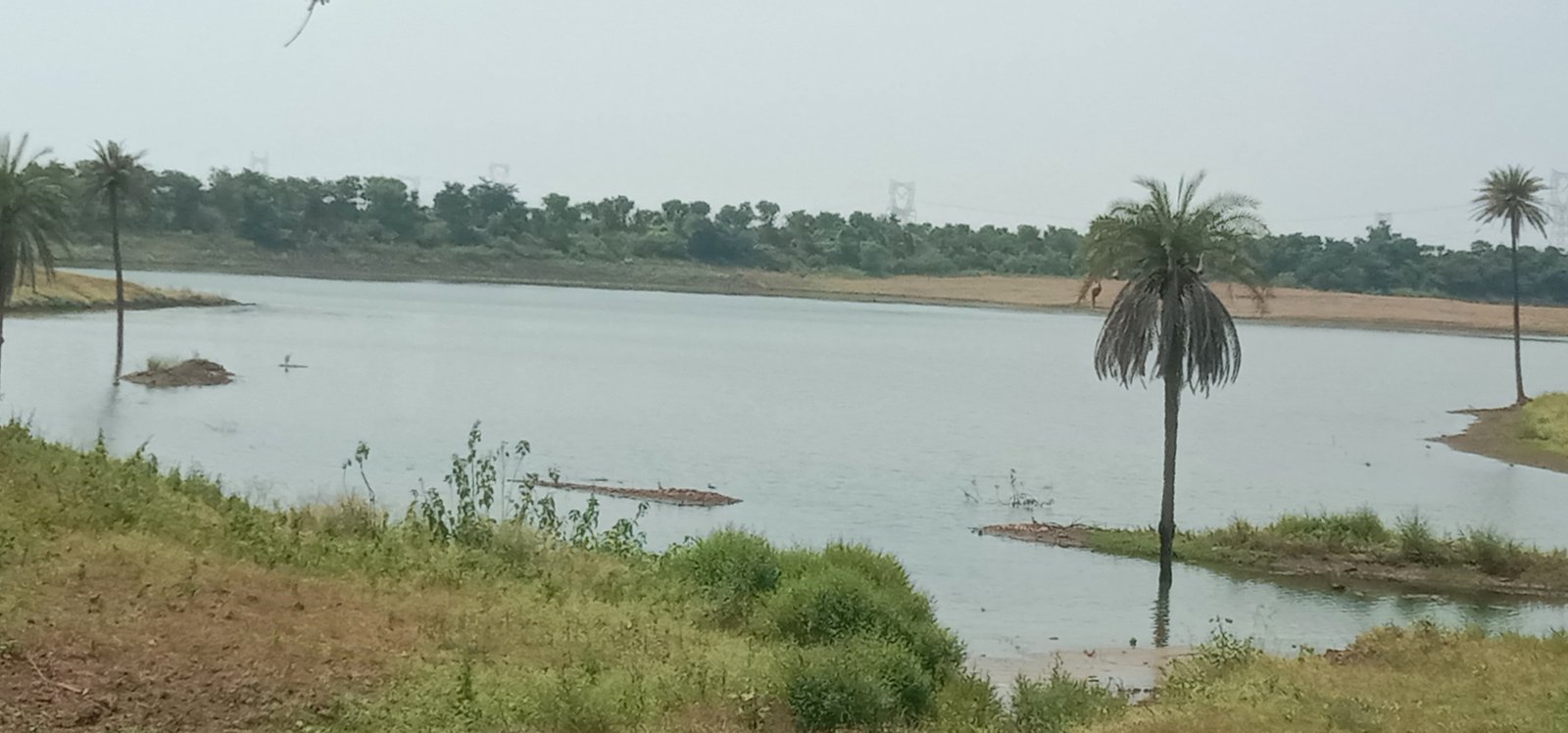 भंदारगोंदी जलाशय की अनूठी बनावट और जमीनी हकीकत, अफवाहों के बीच बेअसर हुआ पानी का विवाद
