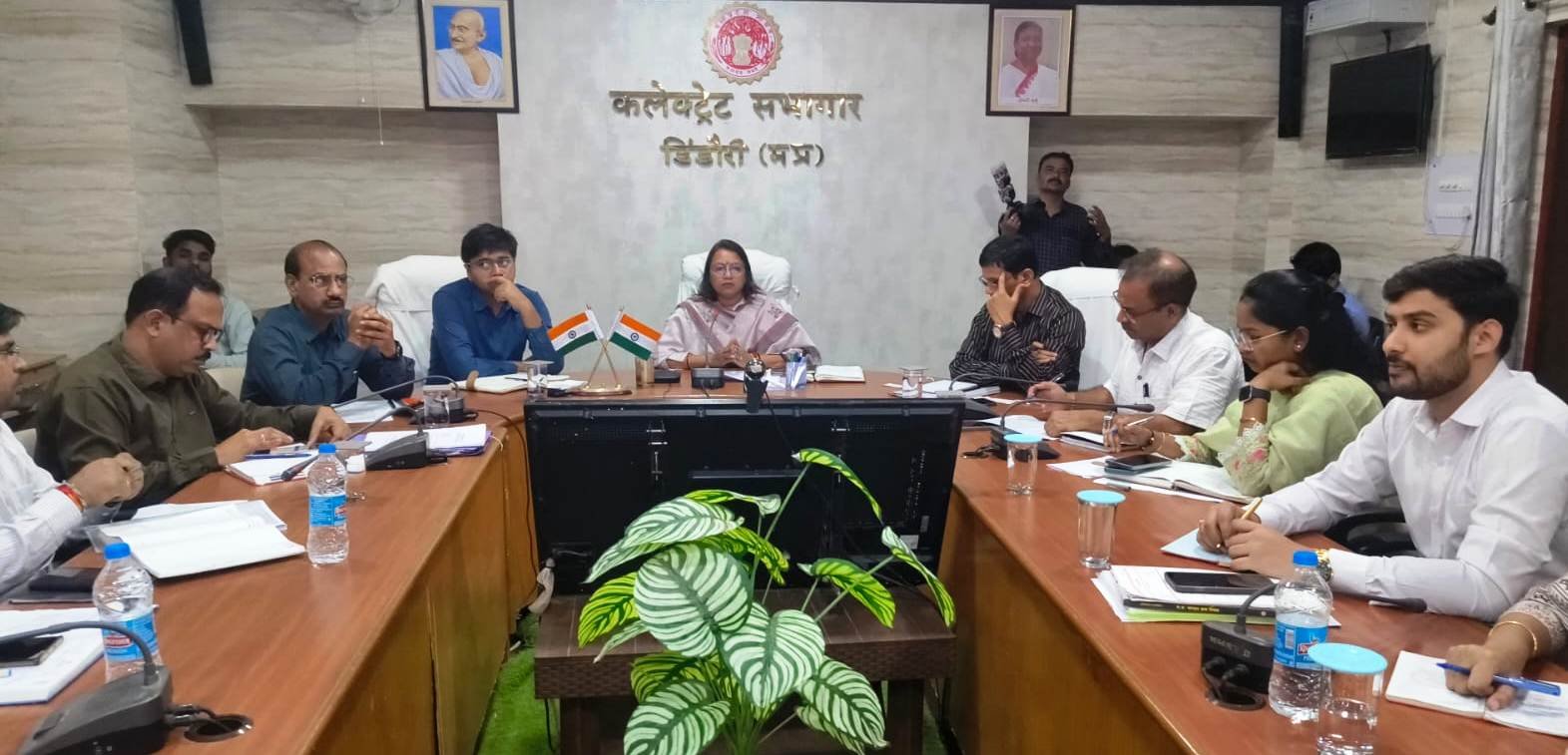 कलेक्टर श्रीमती अंजू पवन भदौरिया ने अधिकारियों को दिए सख्त निर्देश