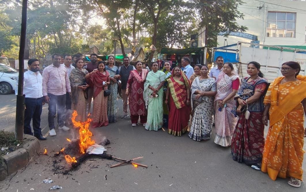 भारतीय जनता पार्टी महिला मोर्चा के द्वारा महिलाओं के सम्मान, अस्मिता एवं सुरक्षा से जुड़े मुद्दों को लेकर विरोध प्रदर्शन एवं पुतला दहन